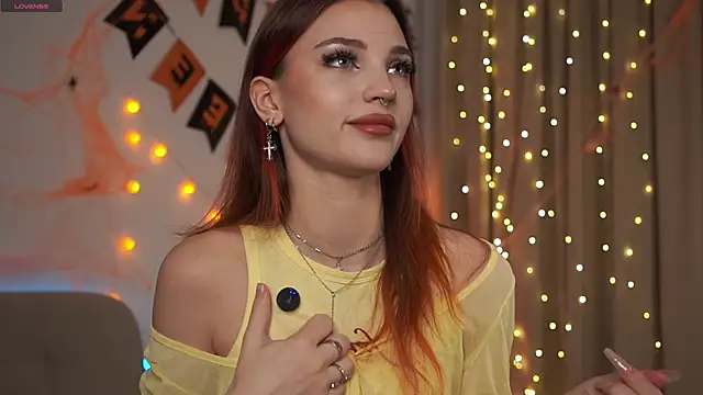 Snapshot of beckymadsons chatting on 11.04.25 beckymadsons online show from 11.04.25