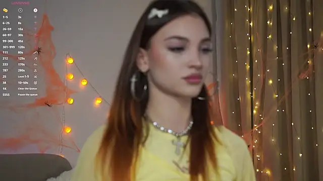 Snapshot of beckymadsons chatting on 11.14.25 beckymadsons online show from 11.14.25