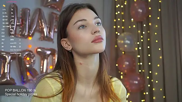 Snapshot of beckymadsons chatting on 12.15.25 beckymadsons online show from 12.15.25