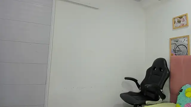 Dakota evans18 online show from 11.17.25