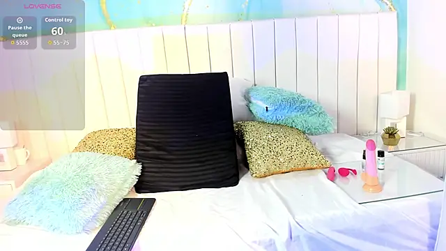 Snapshot of sexynoahxxx chatting on 10.20.25 sexynoahxxx online show from 10.20.25