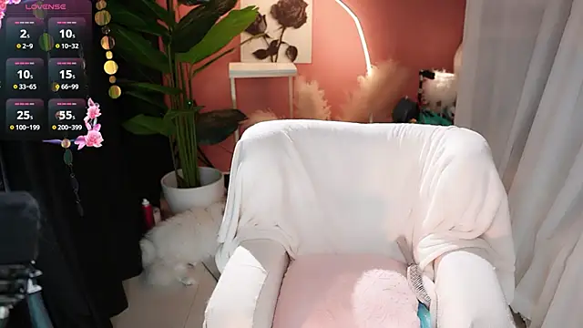 feifei1 L online show from 11.24.25