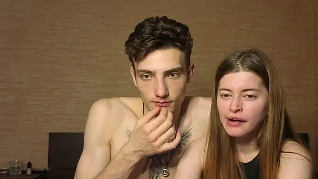 EmiliaCouple online show from 06.21.26