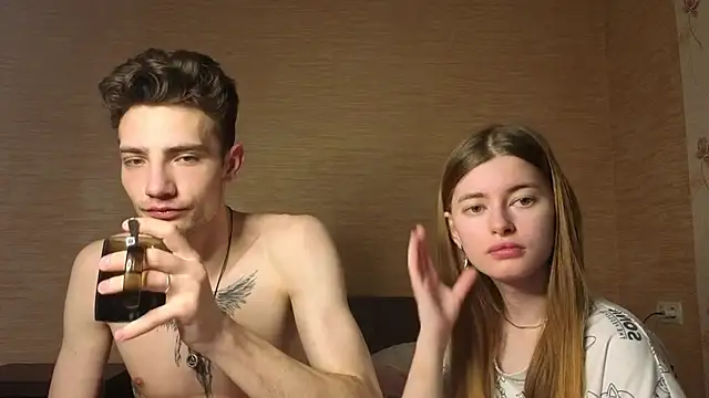 EmiliaCouple online show from 06.23.26