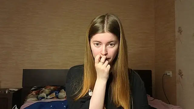 EmiliaCouple online show from 06.29.26