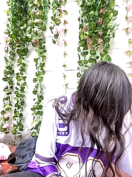 Ninfa pink online show from 10.15.25