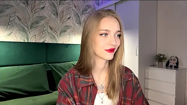 Snapshot of EvaPeace chatting on 10.24.25 EvaPeace online show from 10.24.25