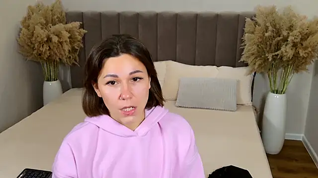 EdenSolis online show from 11.17.25