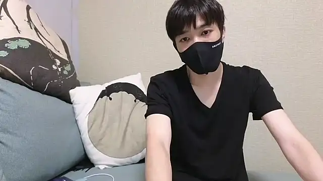 Snapshot of natesui chatting on 10.21.25 natesui online show from 10.21.25