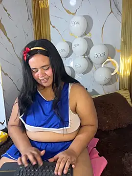 Snapshot of adara_sweet20 chatting on 12.13.25 adara sweet20 online show from 12.13.25