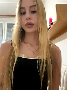 Snapshot of JudithCarly chatting on 11.20.25 JudithCarly online show from 11.20.25