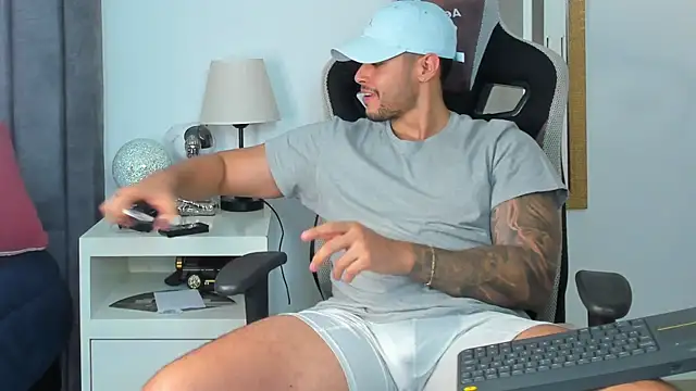 Snapshot of Ken_mailik1 chatting on 11.12.25 Ken mailik1 online show from 11.12.25