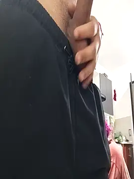 Snapshot of Cev_Am99 chatting on 11.24.25 Cev Am99 online show from 11.24.25