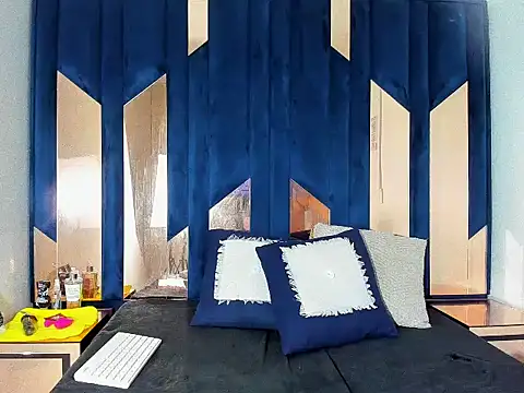 Perla Jonhson Rs online show from 10.28.25