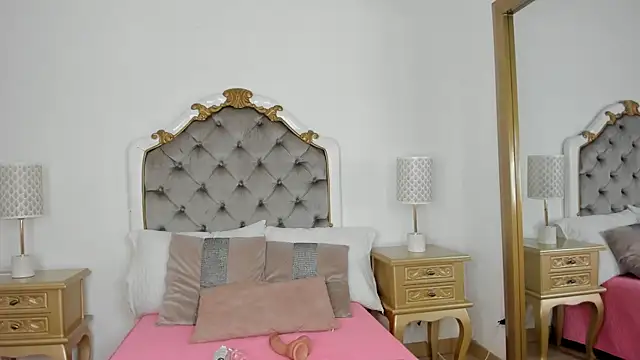 Snapshot of mary_joseph chatting on 11.20.25 mary joseph online show from 11.20.25