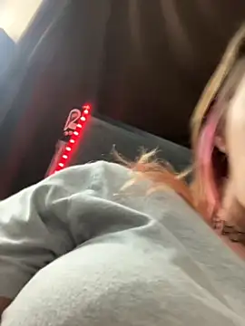 Snapshot of Mustbethemoney1234 chatting on 10.19.25 Mustbethemoney1234 online show from 10.19.25