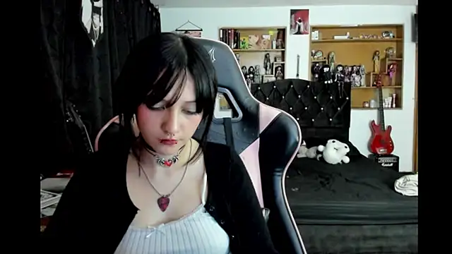 Maki Zein  online show from 03.13.26