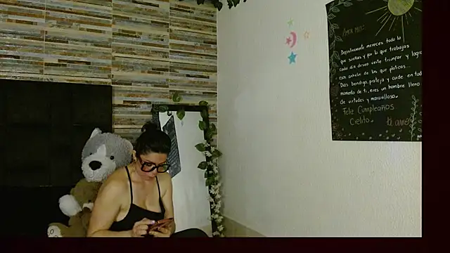 Snapshot of disneey2888 chatting on 10.19.25 disneey2888 online show from 10.19.25