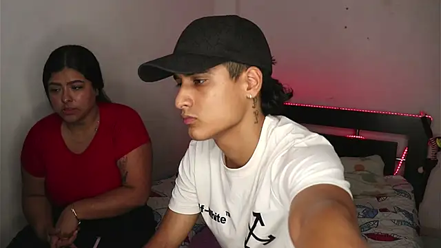 Snapshot of AnyRUSSO chatting on 12.20.25 AnyRUSSO online show from 12.20.25