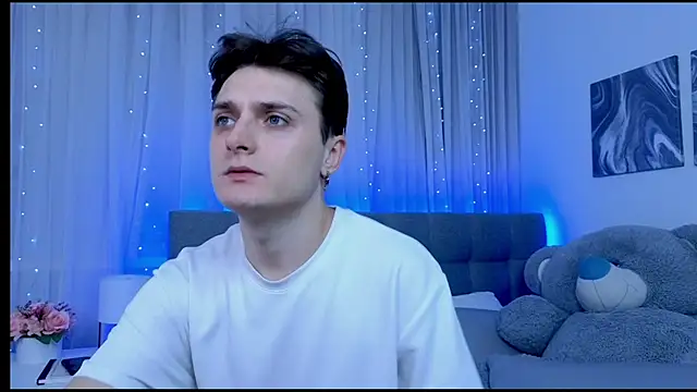 Snapshot of GGimperator_ chatting on 11.28.25 GGimperator online show from 11.28.25