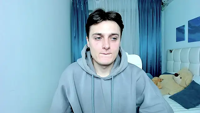 Snapshot of GGimperator_ chatting on 12.02.25 GGimperator online show from 12.02.25