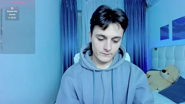 Snapshot of GGimperator_ chatting on 12.05.25 GGimperator online show from 12.05.25