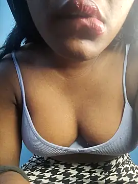 Snapshot of Lovely_Payal chatting on 10.15.25 Lovely Payal online show from 10.15.25