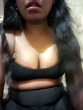 Snapshot of Lovely_Payal chatting on 10.24.25 Lovely Payal online show from 10.24.25