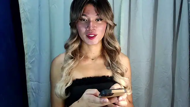Snapshot of Sephine_2121 chatting on 10.19.25 Sephine 2121 online show from 10.19.25