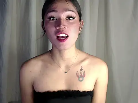 Snapshot of Sephine_2121 chatting on 10.22.25 Sephine 2121 online show from 10.22.25