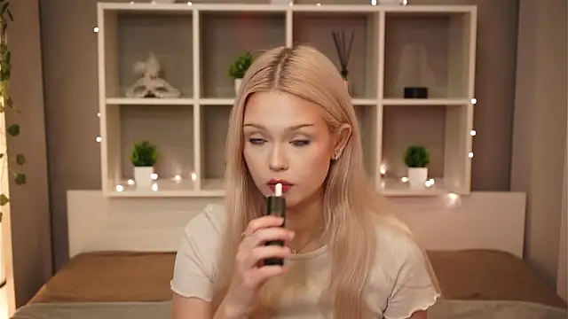 KaryTasch online show from 10.29.25