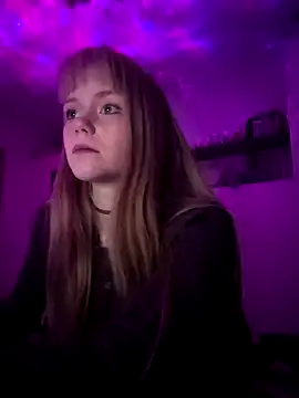 Snapshot of OpheliaMills chatting on 10.10.25 OpheliaMills online show from 10.10.25