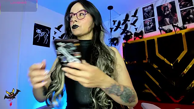 Evangelinejoness  online show from 11.23.25