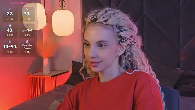 Snapshot of mia_silkk chatting on 12.15.25 mia silkk online show from 12.15.25