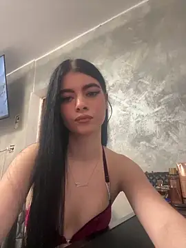 Snapshot of MissHerra2 chatting on 11.24.25 MissHerra2 online show from 11.24.25