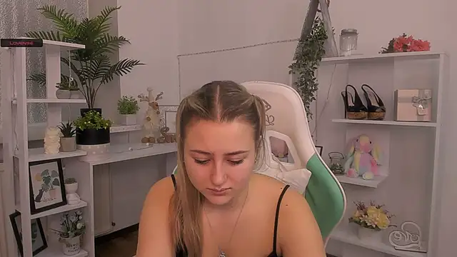 Lulu   Moon online show from 12.04.25