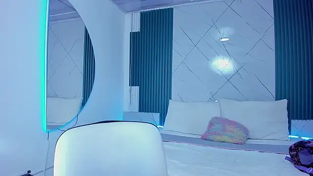 Briseida-White online show from 11.28.25