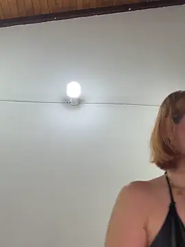 Snapshot of Adeline_1 chatting on 12.20.25 Adeline 1 online show from 12.20.25