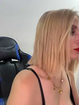 Snapshot of Adeline_1 chatting on 12.22.25 Adeline 1 online show from 12.22.25