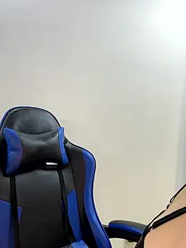 Snapshot of Adeline_1 chatting on 01.12.26 Adeline 1 online show from 01.12.26