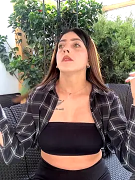 Snapshot of ElectraPink_ chatting on 11.11.25 ElectraPink online show from 11.11.25