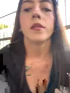 Snapshot of ElectraPink_ chatting on 11.18.25 ElectraPink online show from 11.18.25