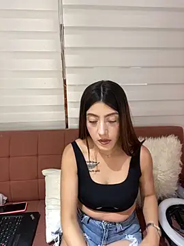 Snapshot of ElectraPink_ chatting on 11.21.25 ElectraPink online show from 11.21.25