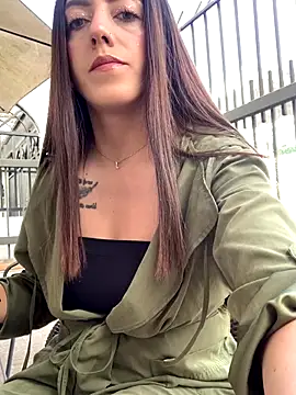 Snapshot of ElectraPink_ chatting on 11.25.25 ElectraPink online show from 11.25.25