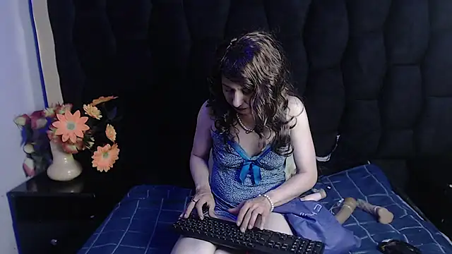 Kylie Bloom online show from 11.10.25