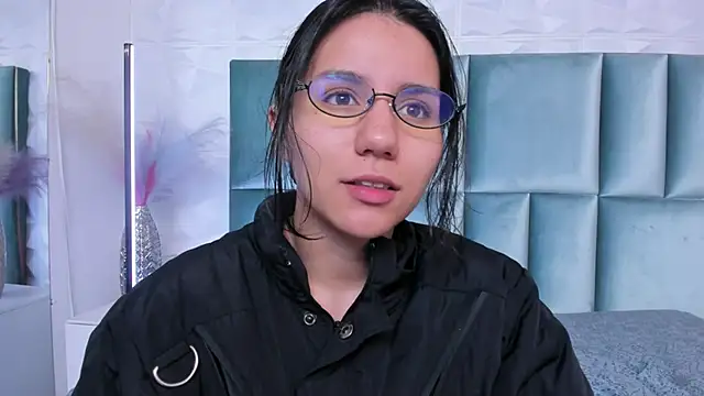 HollyPeach online show from 06.29.26