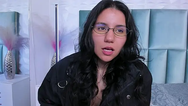 HollyPeach online show from 06.29.26