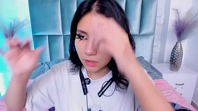 HollyPeach online show from 07.02.26