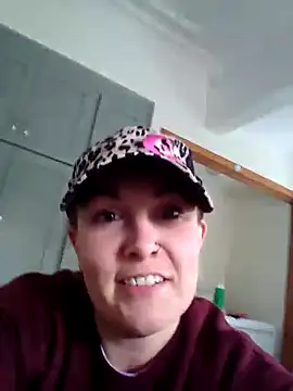 Snapshot of sexysiren93 chatting on 10.13.25 sexysiren93 online show from 10.13.25