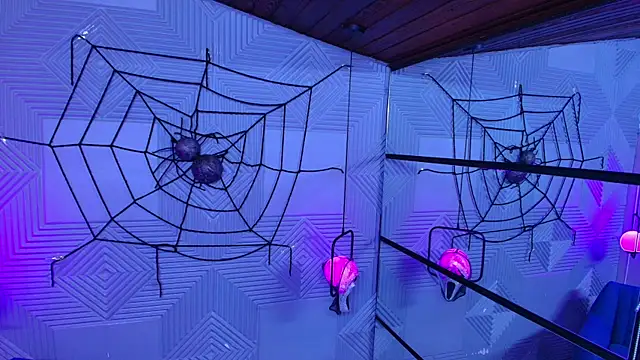 CinnamonHeat online show from 10.24.25